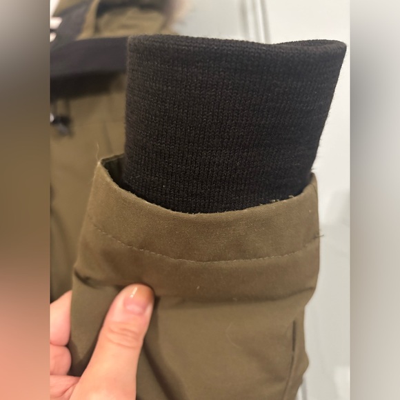 Canada Goose Montebello Parka - Picture 3 of 14